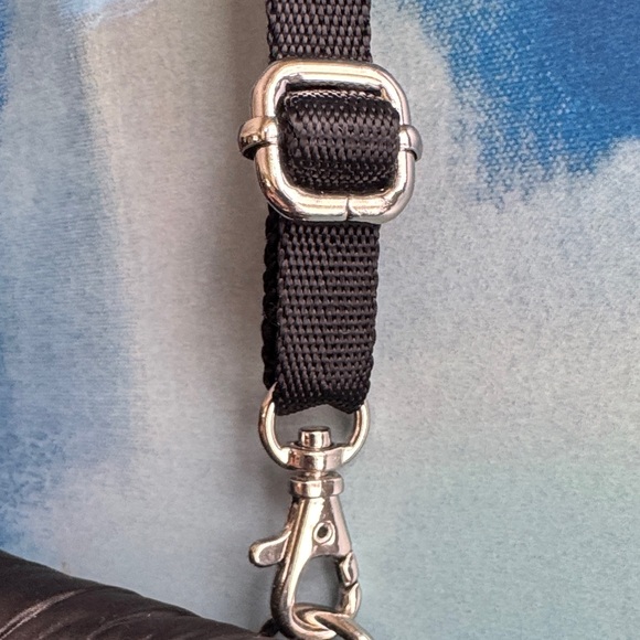 Athleta x Caraa Convertible Puffer Bag - Picture 3 of 9